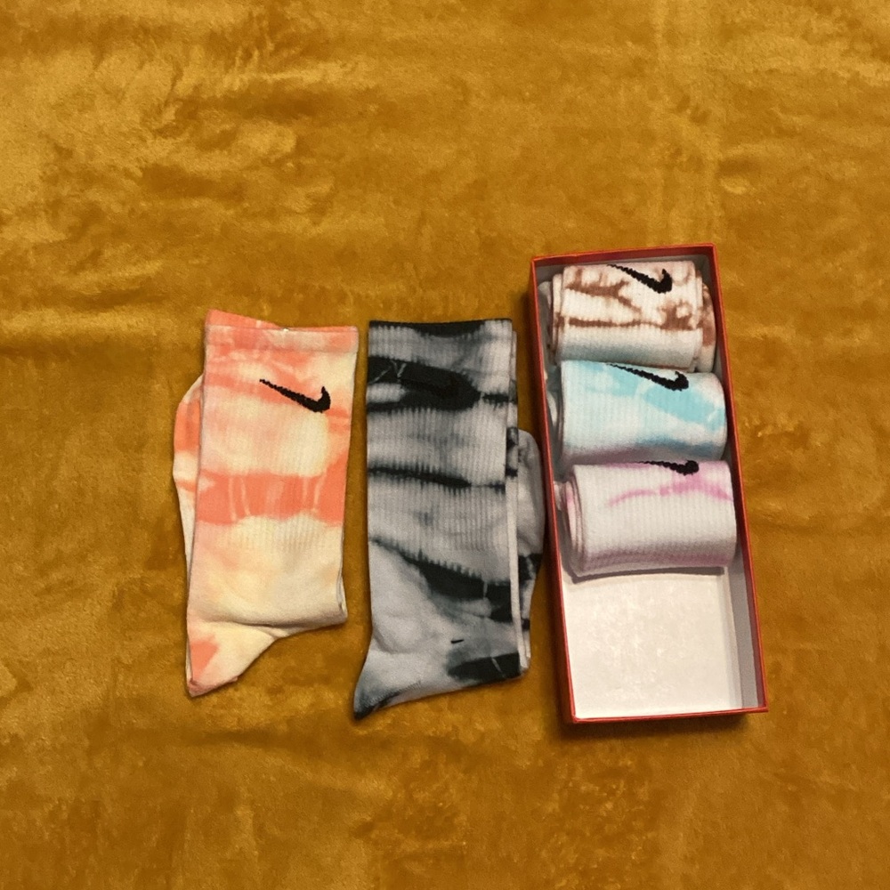 Nike Tie-Dye Crew Socks 5-Pack - Peach, Black, Blue, Purple, Brown